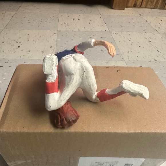 Sliding Baseball Figurine - Picture 6 of 6